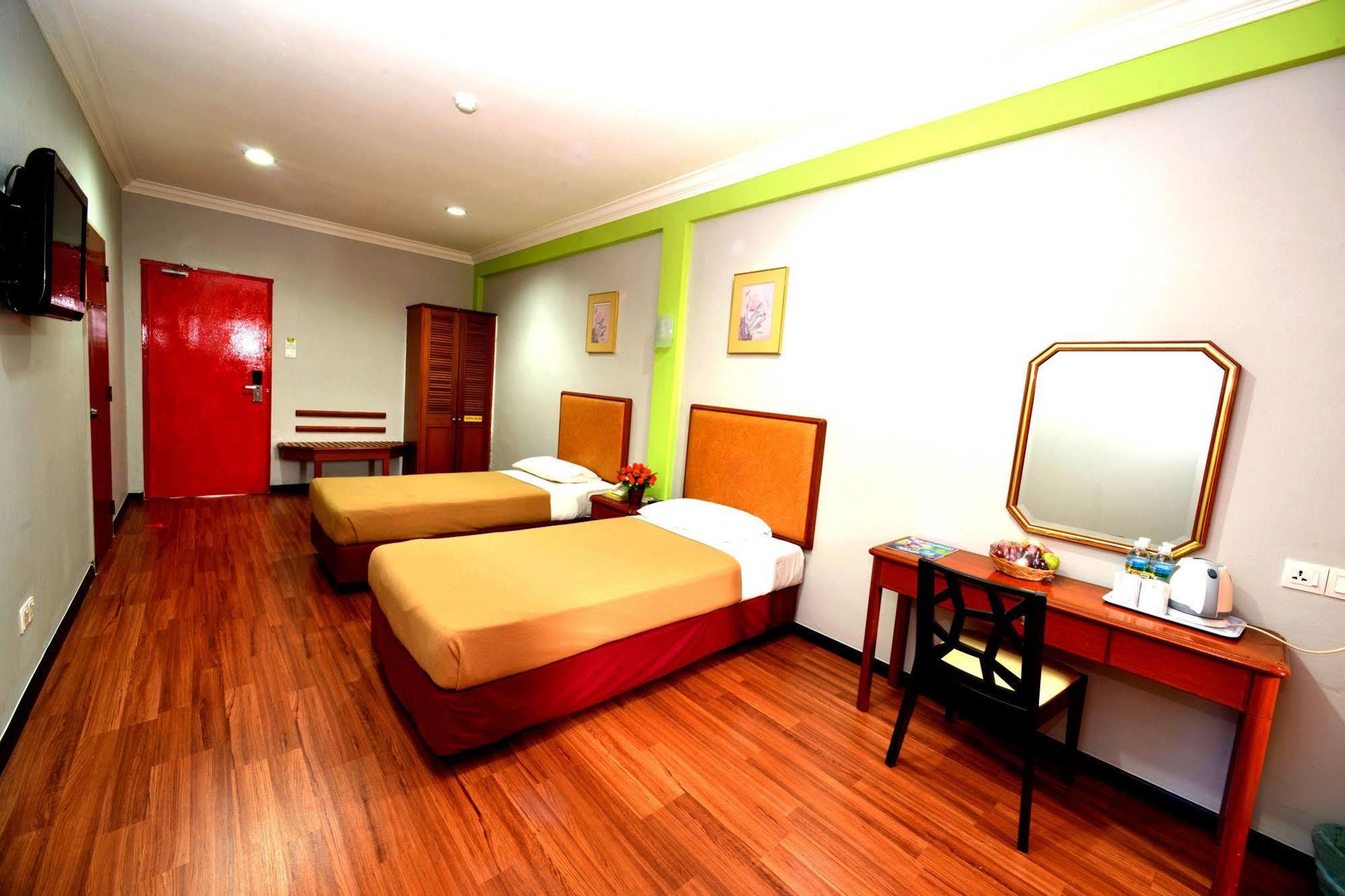 Classic Boutique Hotel Kuantan Bagian luar foto