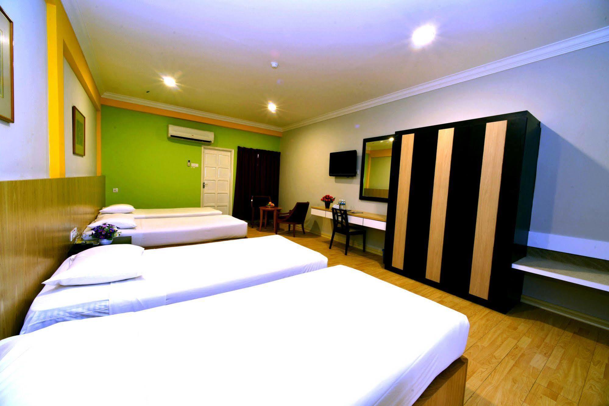 Classic Boutique Hotel Kuantan Bagian luar foto