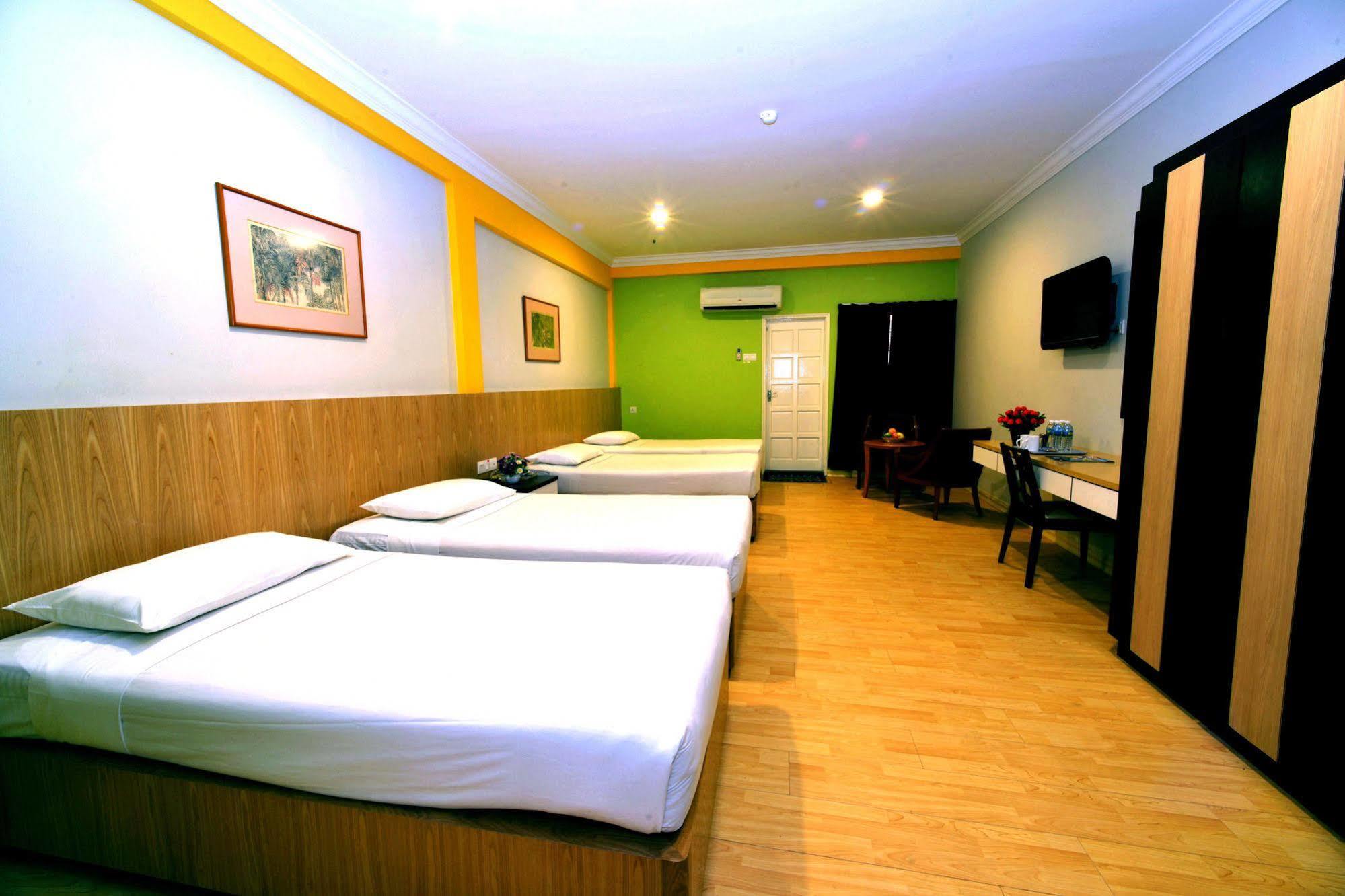 Classic Boutique Hotel Kuantan Bagian luar foto